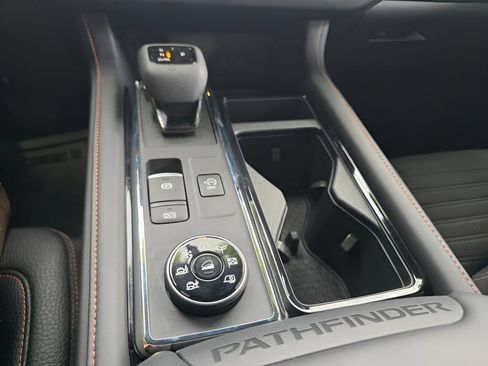 Used 2025 Nissan Pathfinder Rock Creek AWD/4WD image 28