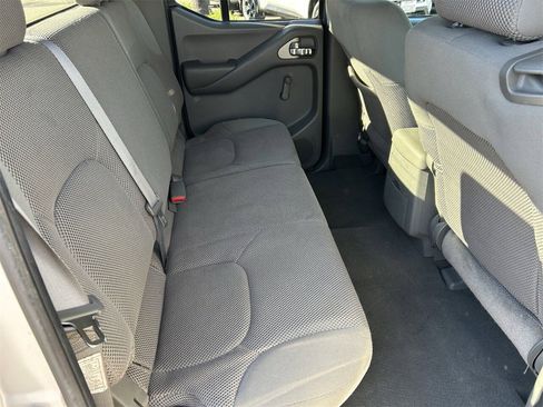 Used 2008 Nissan Frontier SE image 12
