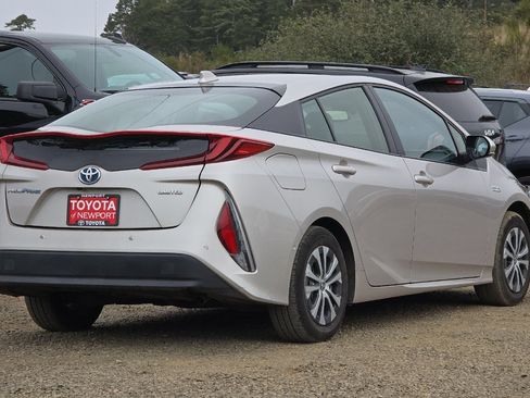 Used 2021 Toyota Prius Prime Limited w/ Carpet Mat Package (TMS) FWD image 4
