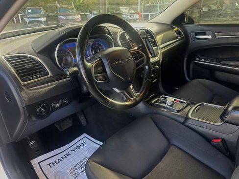 Used 2019 Chrysler 300 Touring w/ Sport Appearance Package image 11