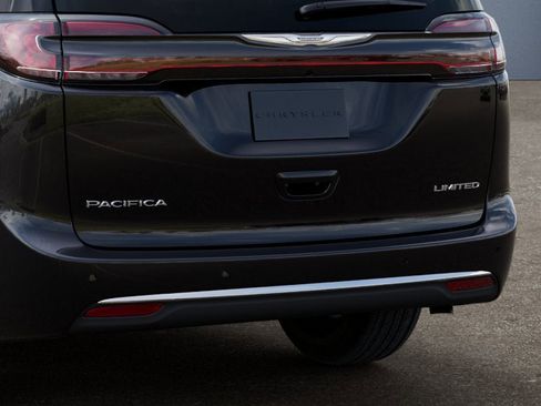 New 2026 Chrysler Pacifica Limited image 13