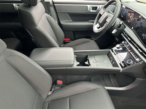 New 2026 Hyundai Santa Fe SE image 11