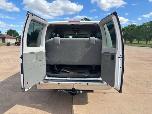 Used 2014 Ford E-350 and Econoline 350 XLT RWD image 30
