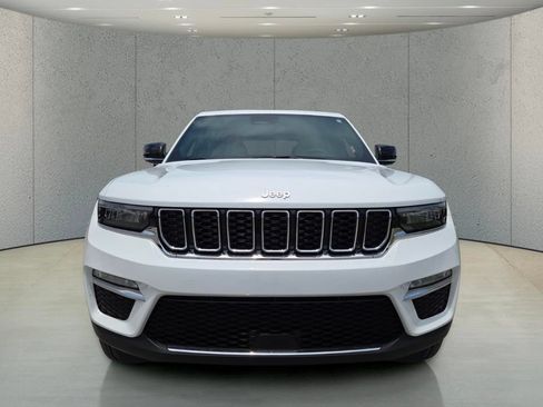 Used 2024 Jeep Grand Cherokee Limited AWD/4WD image 12