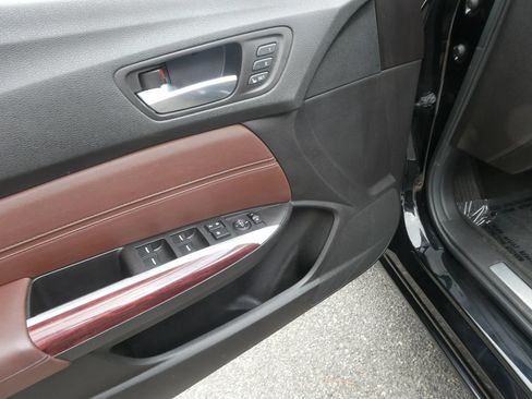 Used 2016 Acura TLX FWD image 16