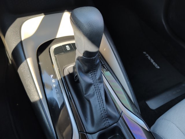 Used 2022 Toyota Corolla LE FWD image 18