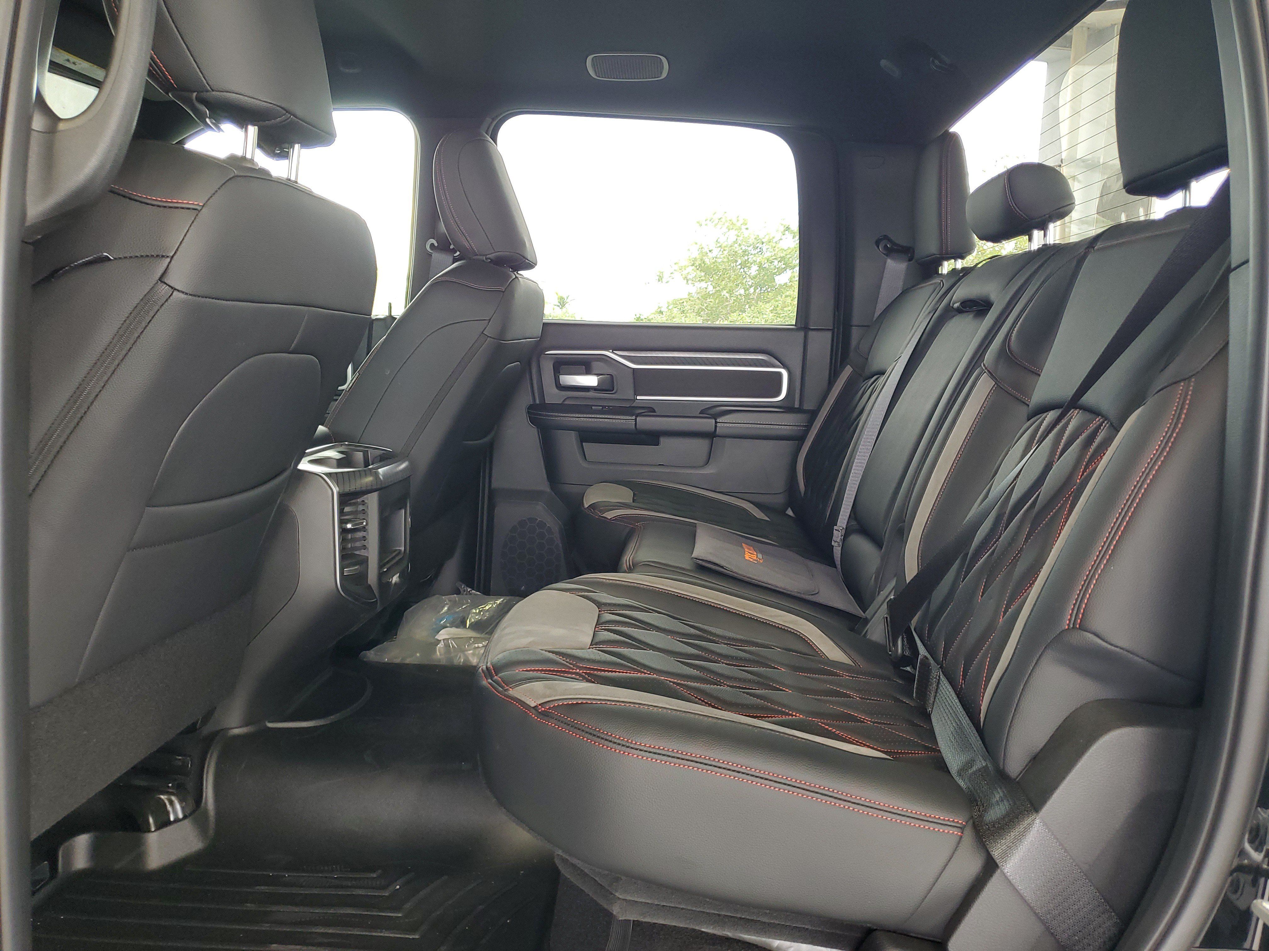New 2025 RAM 2500 Big Horn AWD/4WD image 9