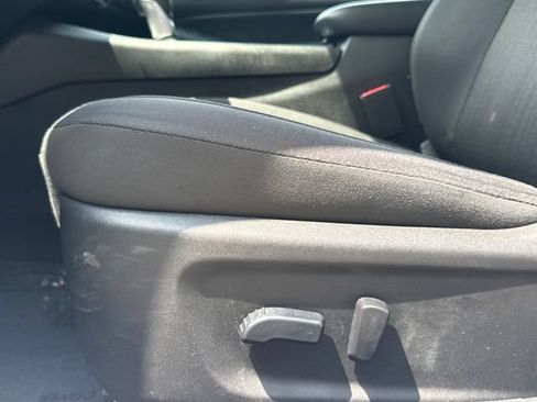 Used 2025 Nissan Altima 2.5 SV FWD image 14