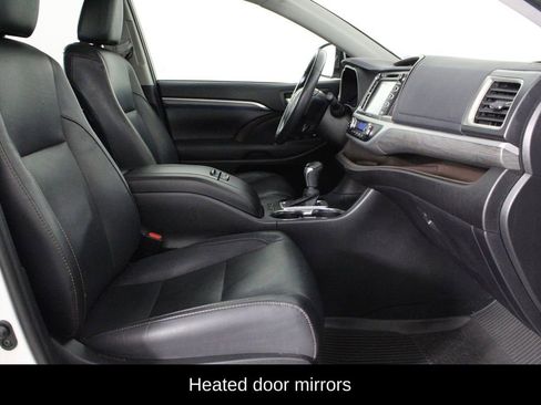 Used 2019 Toyota Highlander Limited image 17