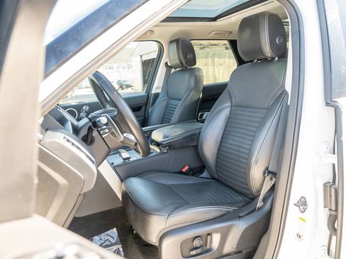 Certified 2022 Land Rover Discovery S image 21