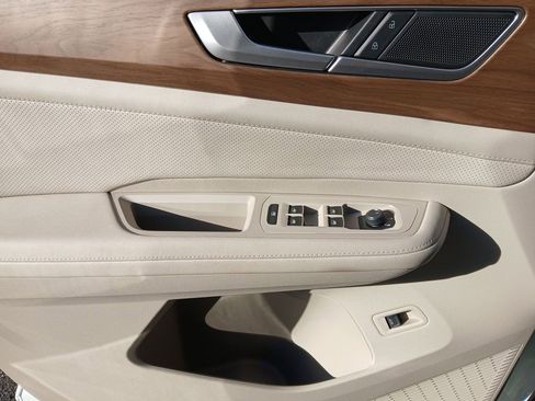 New 2026 Volkswagen Atlas SE image 11