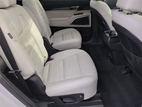 Used 2023 Kia Telluride SX Prestige image 21