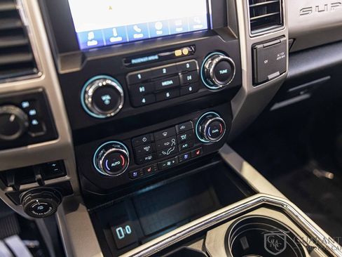 Used 2020 Ford F350 Lariat image 27