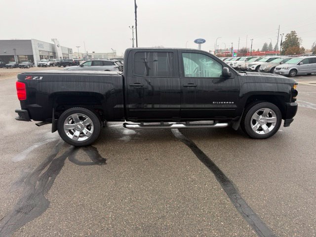 Used 2018 Chevrolet Silverado 1500 LT w/ All Star Edition AWD/4WD image 11