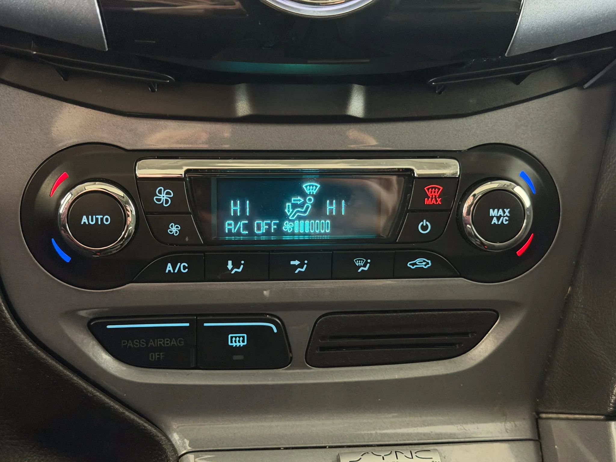 Used 2014 Ford Focus Titanium FWD image 34