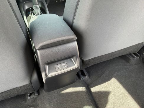 Used 2025 Toyota Corolla LE FWD image 21