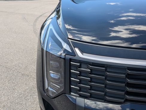 New 2026 Kia Sportage LX FWD image 10