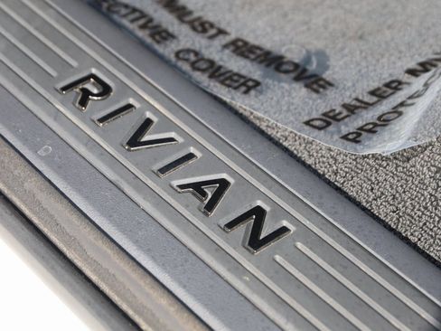 Used 2022 Rivian R1T Adventure image 34