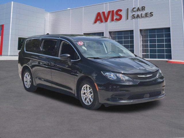 Used 2023 Chrysler Voyager LX FWD image 3