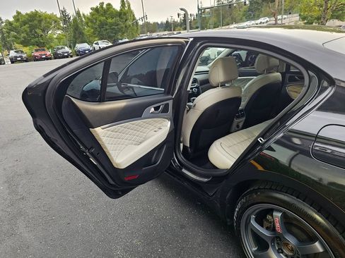 Used 2019 Genesis G70 2.0T Advanced w/ Dynamic Package AWD/4WD image 15