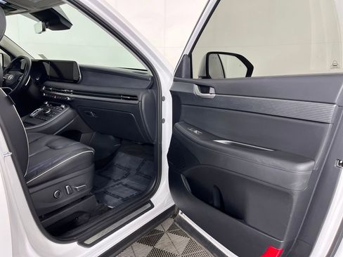 Used 2023 Hyundai Palisade Limited image 9