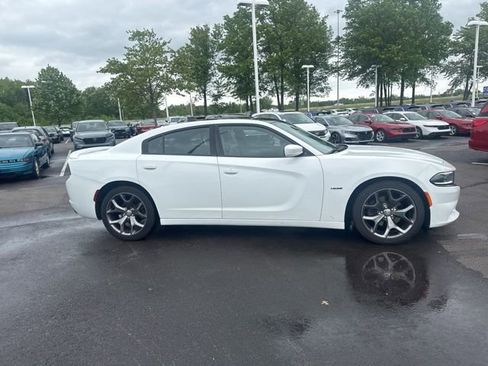 Used 2015 Dodge Charger R/T w/ Plus Group RWD image 9