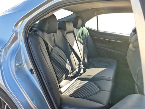 Used 2022 Toyota Camry SE image 31