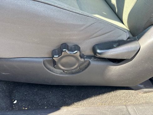 Used 2016 Toyota Tacoma SR RWD image 15