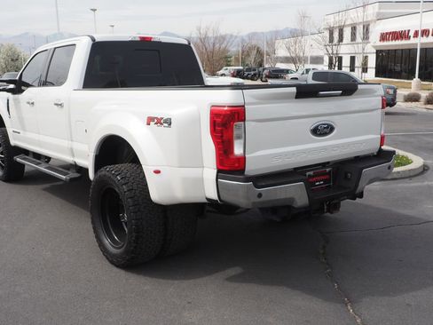 Used 2017 Ford F350 Lariat w/ Chrome Package image 4