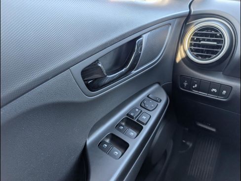 Used 2021 Hyundai Kona Night image 17