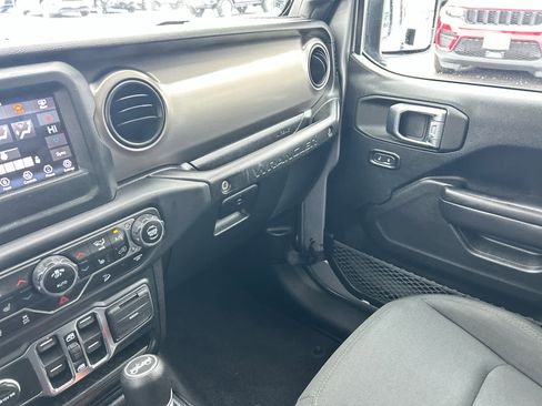 Used 2019 Jeep Wrangler Unlimited Sport S image 27
