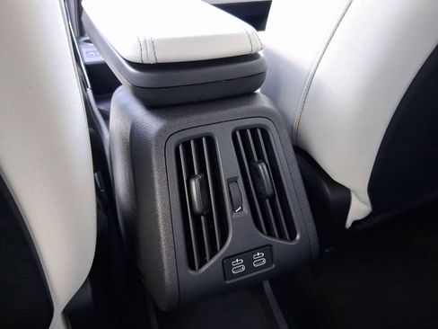 Used 2026 BMW X2 xDrive28i w/ Technology Package image 29