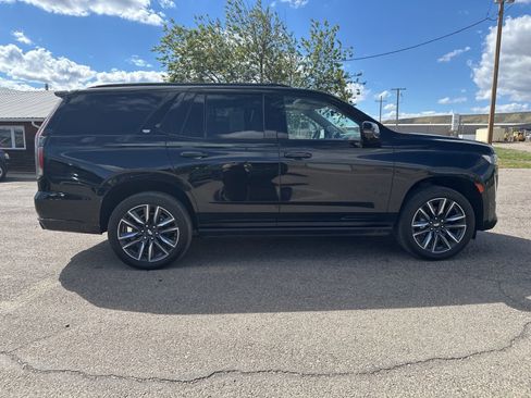 Used 2022 Cadillac Escalade Sport Platinum w/ LPO, Floor Liner Package AWD/4WD image 8