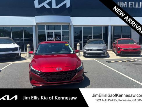 Used 2023 Hyundai Elantra SEL image 1