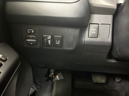 Used 2018 Toyota RAV4 LE w/ All Weather Liner Package image 57