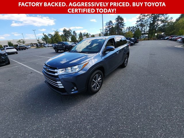 Used 2017 Toyota Highlander XLE w/ Carpet Mat Package FWD image 5