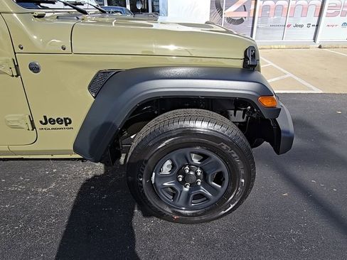New 2026 Jeep Gladiator Sport AWD/4WD image 10