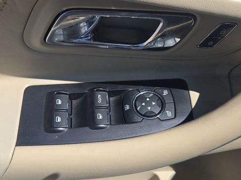 Used 2018 Ford Taurus SE image 28