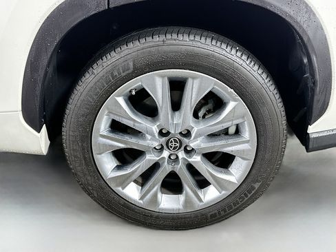 Used 2020 Toyota Highlander Limited image 34