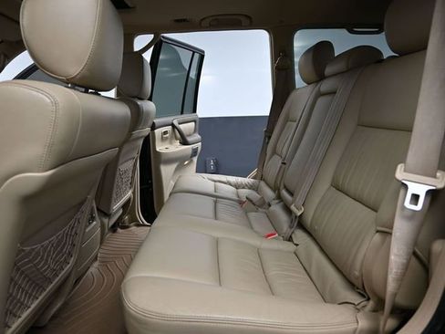 Used 2006 Toyota Land Cruiser image 38
