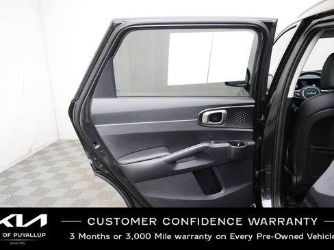 Certified 2025 Kia Sorento EX w/ Panoramic Sunroof Package AWD/4WD image 11