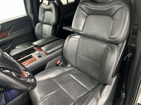 Used 2024 Lincoln Navigator Reserve AWD/4WD image 10