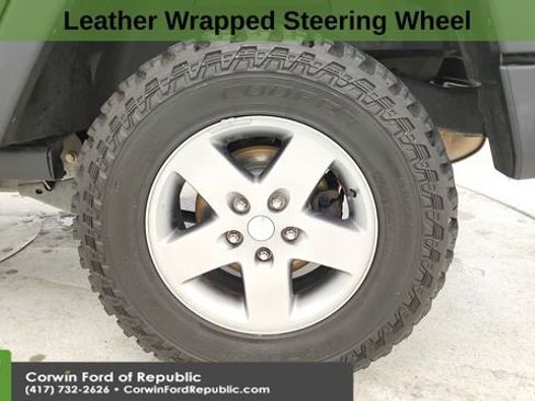 Used 2011 Jeep Wrangler Unlimited Rubicon w/ Dual Top Group image 10