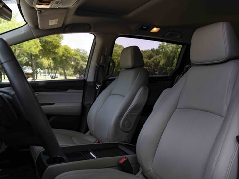Used 2024 Honda Odyssey EX-L image 17