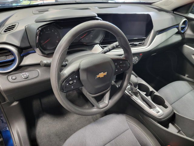 Certified 2024 Chevrolet Trax LS w/ LS Convenience Package FWD image 11
