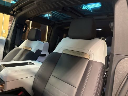 Used 2025 GMC Hummer EV 3X w/ LPO, Sport Package image 16