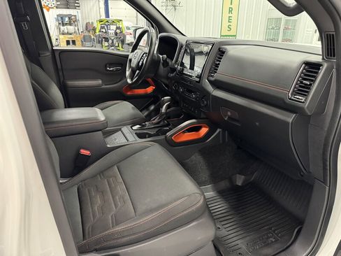 Used 2022 Nissan Frontier PRO-4X image 14