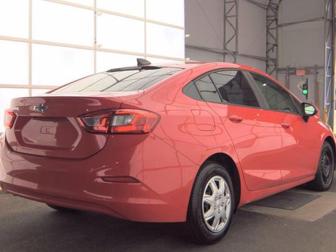 Used 2018 Chevrolet Cruze LS FWD image 3