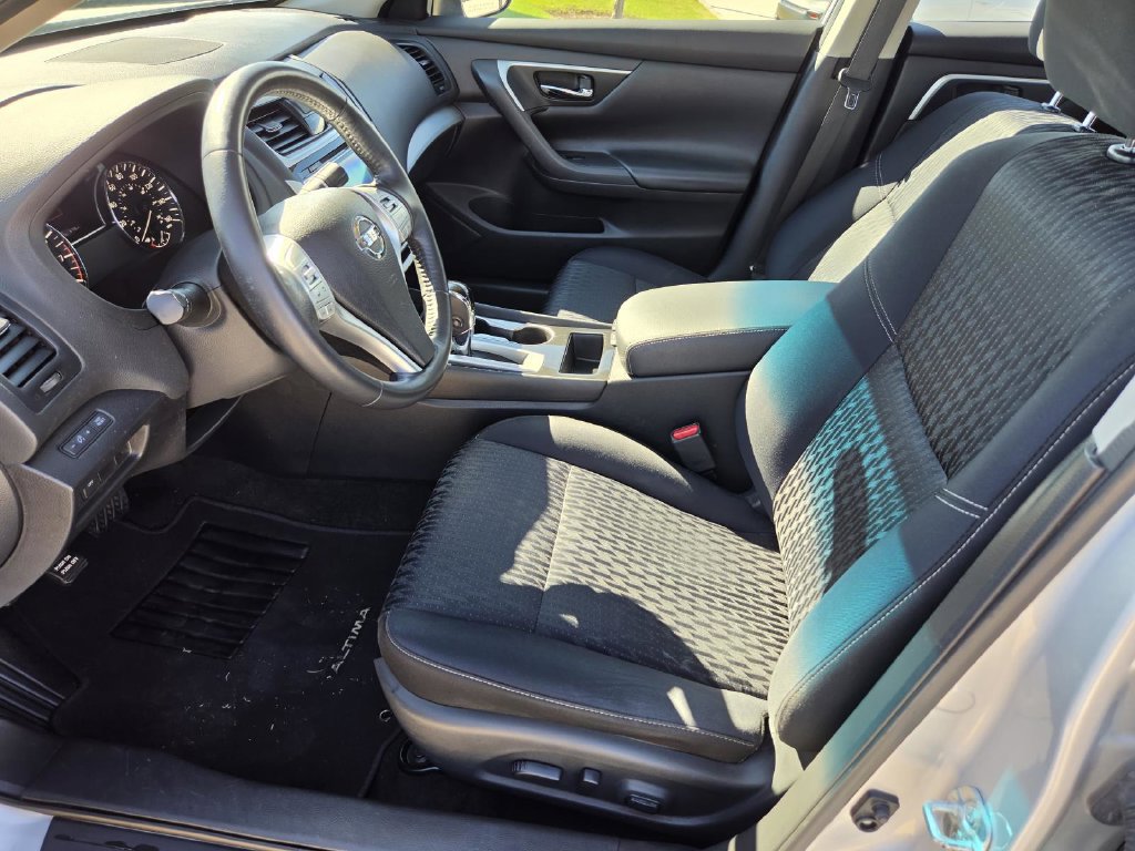 Used 2018 Nissan Altima 2.5 SV FWD image 16