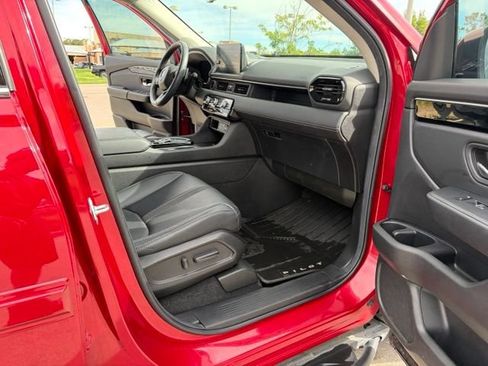 Used 2025 Honda Pilot Touring image 22